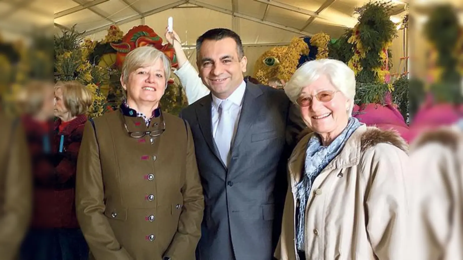 Partnerschaftsreferentin Andrea Seeböck (l.) und ihre Amtsvorgängerin Thilde Schmitz wurden vom zweiten Bürgermeister von Mandelieu-La Napoule, Sébastien Leroy, herzlich empfangen.	 (Foto: privat)