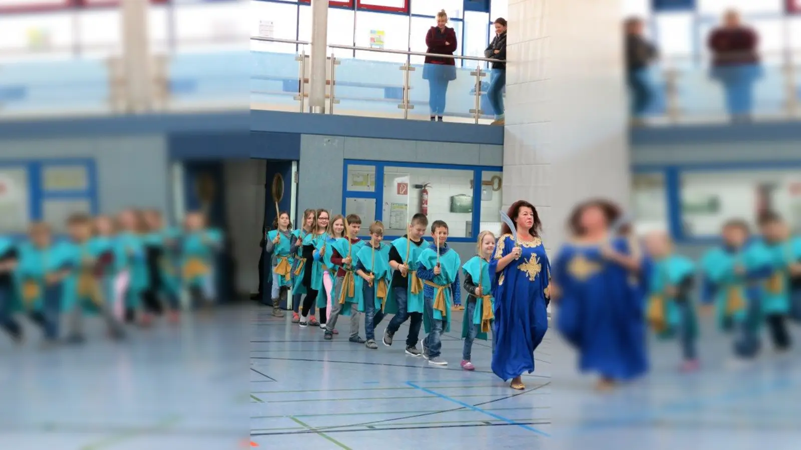 In eine andere Rolle schlüpfen - das durften die Kinder der Grundschule am Pilsensee. Ihnen wurde anhand Mozarts Stück &amp;quot;Die Entführung aus dem Serail&amp;quot; die Oper und klassische Musik näher gebracht. (Foto: Grundschule am Pilsensee)