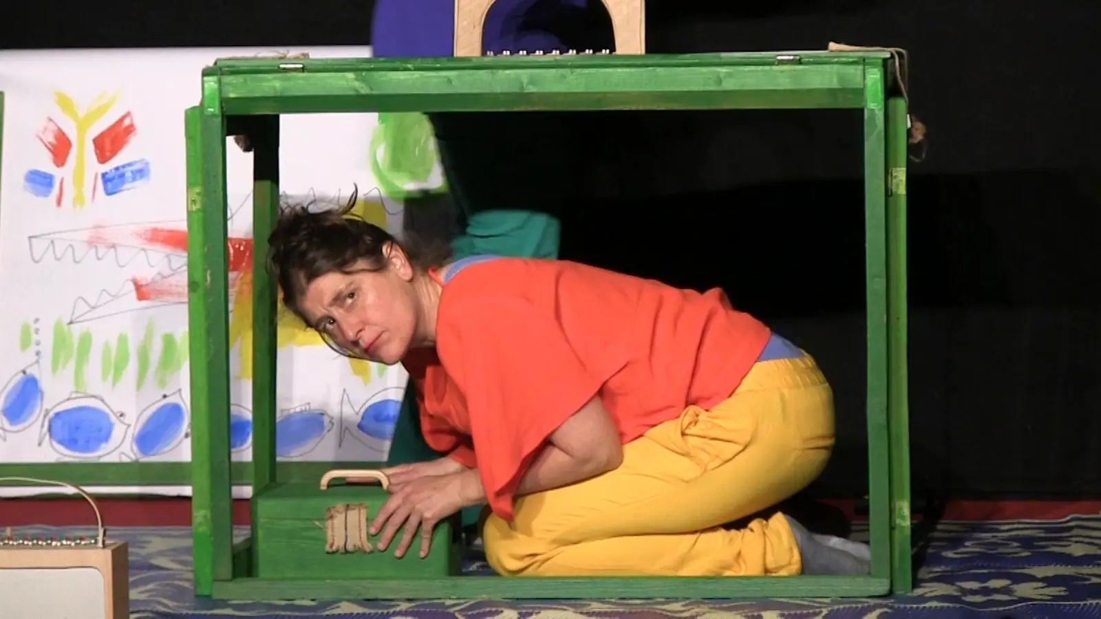 „Das Krokodil aus dem Koffer aus dem Koffer” ist im Bürgersaal Fürstenried zu erleben. Geeignet für kleine Menschen ab drei Jahren. (Foto: Martin Pflanzer)