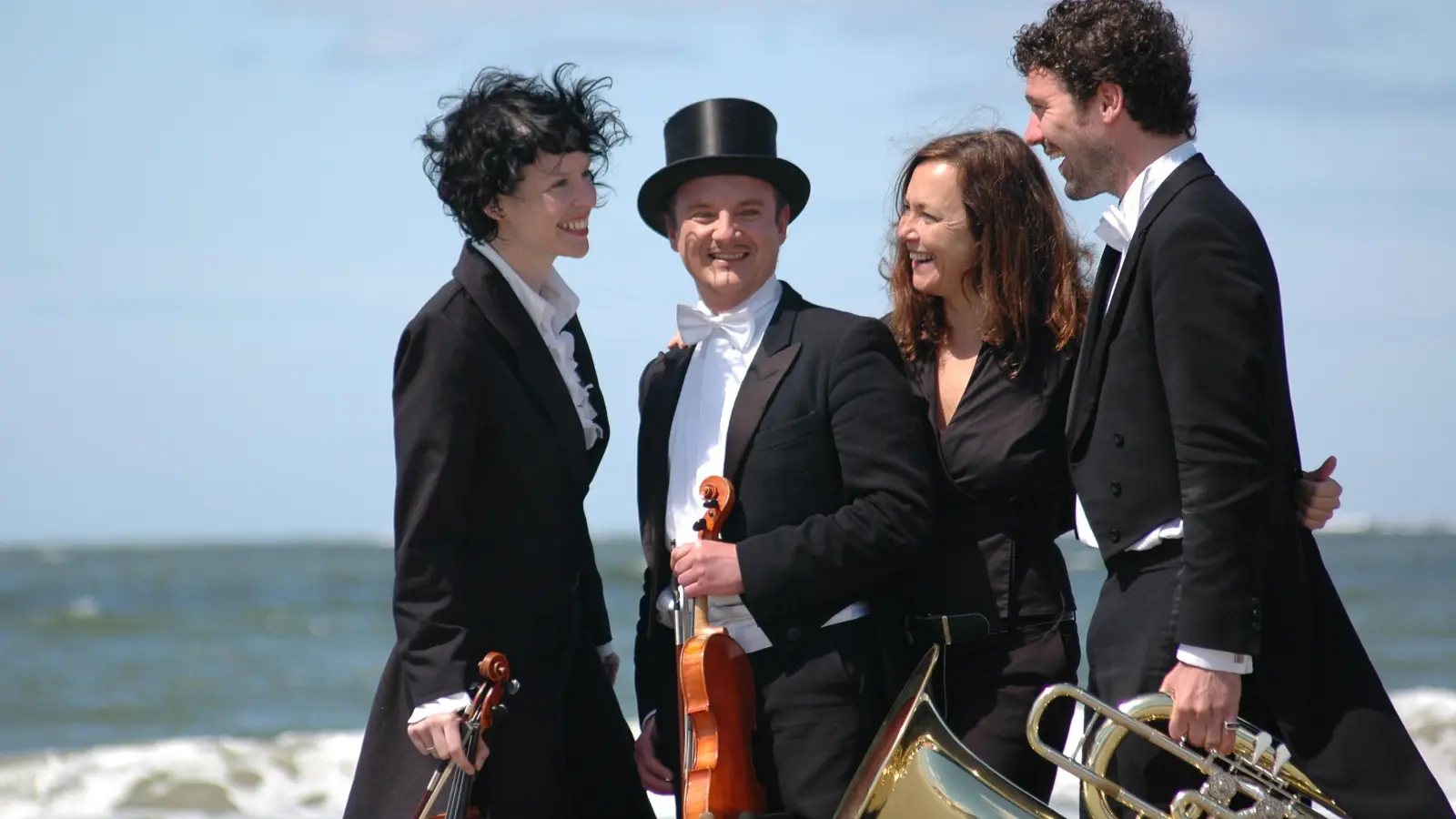 Die Casanova Society Orchestra Berlin präsentiert die schönsten Lieder der 20er Jahre und die Geschichte, die hinter den Liedern steckt. (Foto: Frank Eidl)