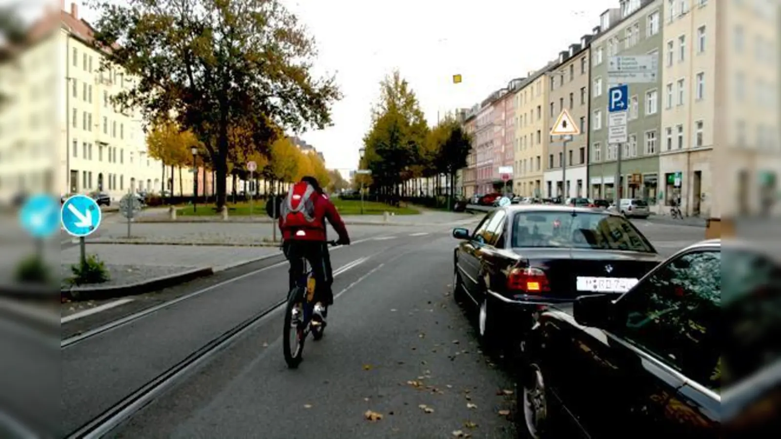Wenn es nach dem Bezirksausschuss geht, sollen Radler künftig ausschließlich auf der Straße fahren dürfen, um Fußgänger nicht zu gefährden.	 (Foto: Julia Stark)