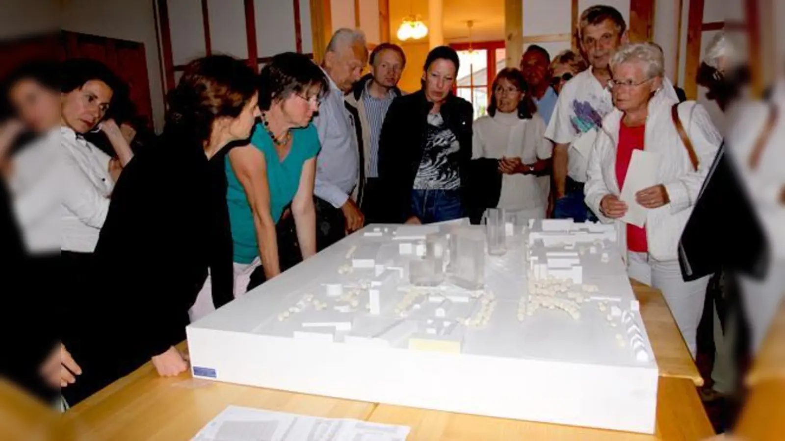 Jetzt haben die Bürger das Wort. Bei einer ersten Info-Veranstaltung zum Vogelweideplatz standen der Verkehr und die Anbindung im Mittelpunkt.	 (Foto: ahi)