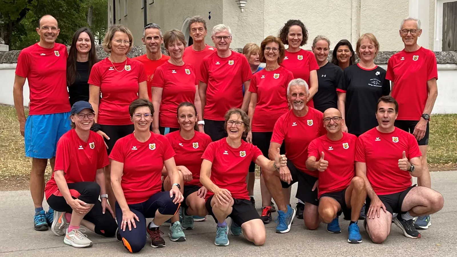 Mit viel Ausdauer und Elan trainieren die Mitglieder der Laufgruppe der SpVgg Höhenkirchen immer mittwochs und montags, um ihre Leistung zu verbessern. (Foto: hw)