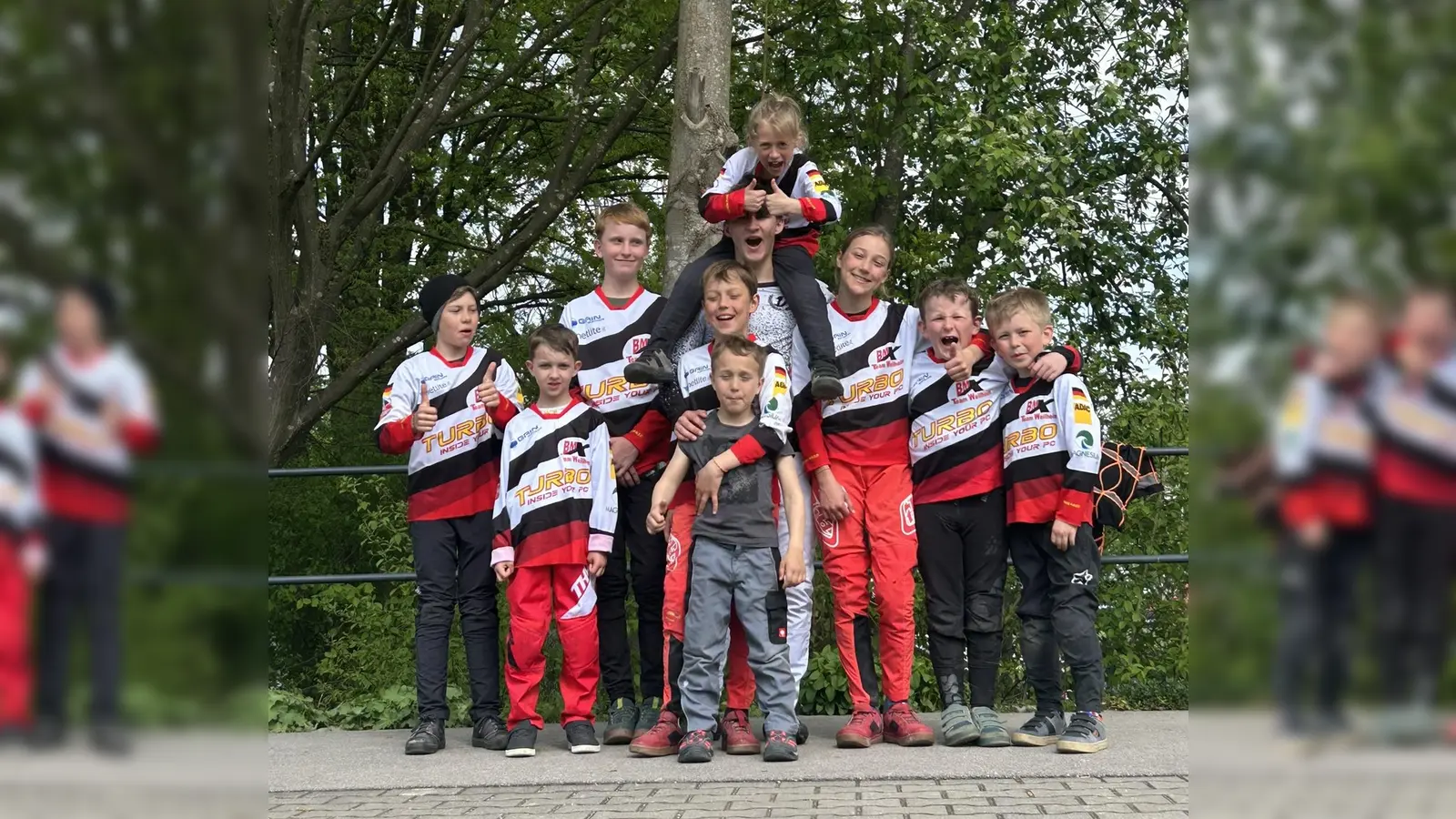 Das BMX-Team Weilheim zum Saisonauftakt der Südbayerischen ADAC BMX-Meisterschaft und der BMX-Race Bayernliga. (Foto: Kott)