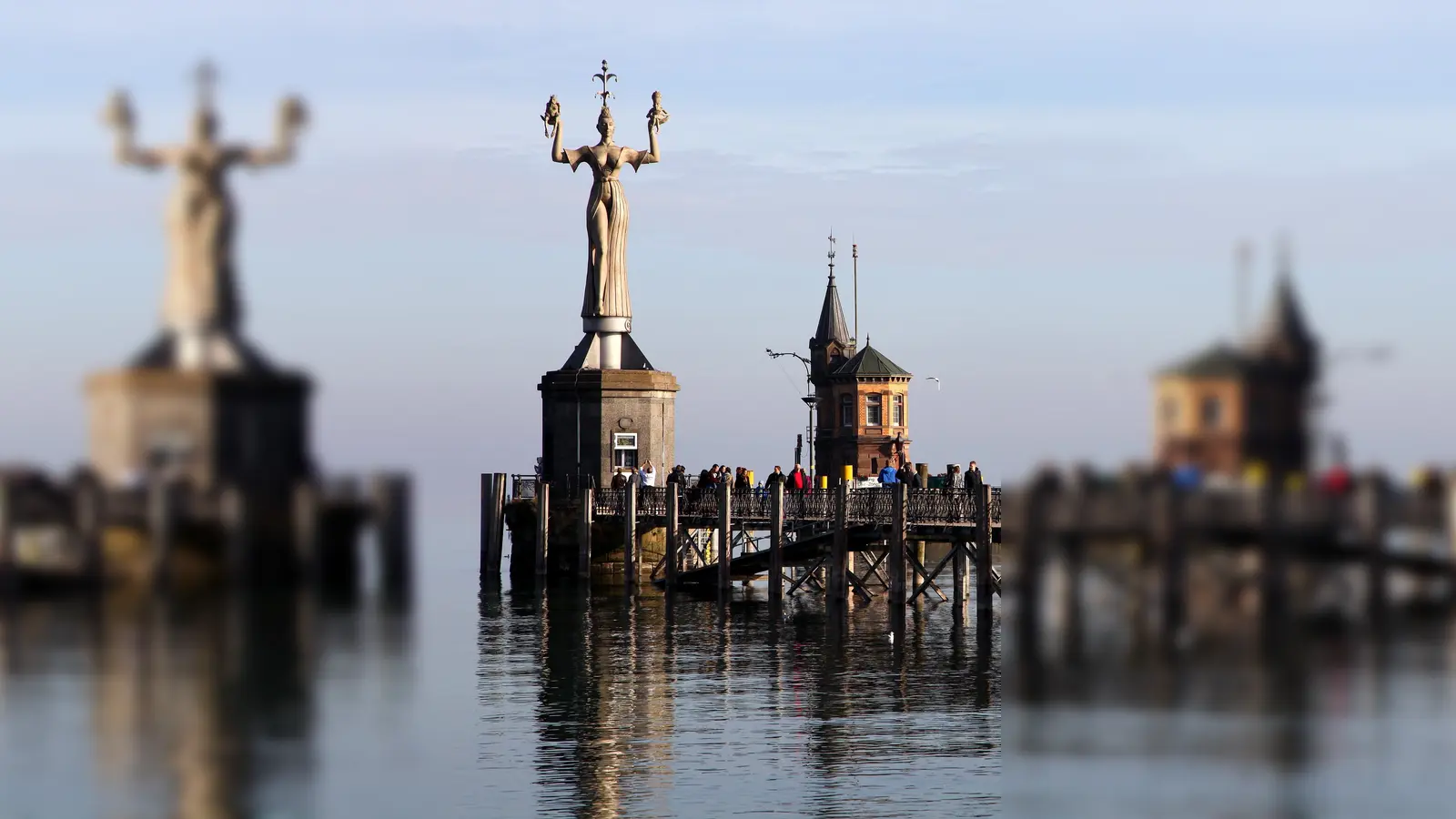 Die Imperia im Hafen von Konstanz. (Foto: Franz Still)