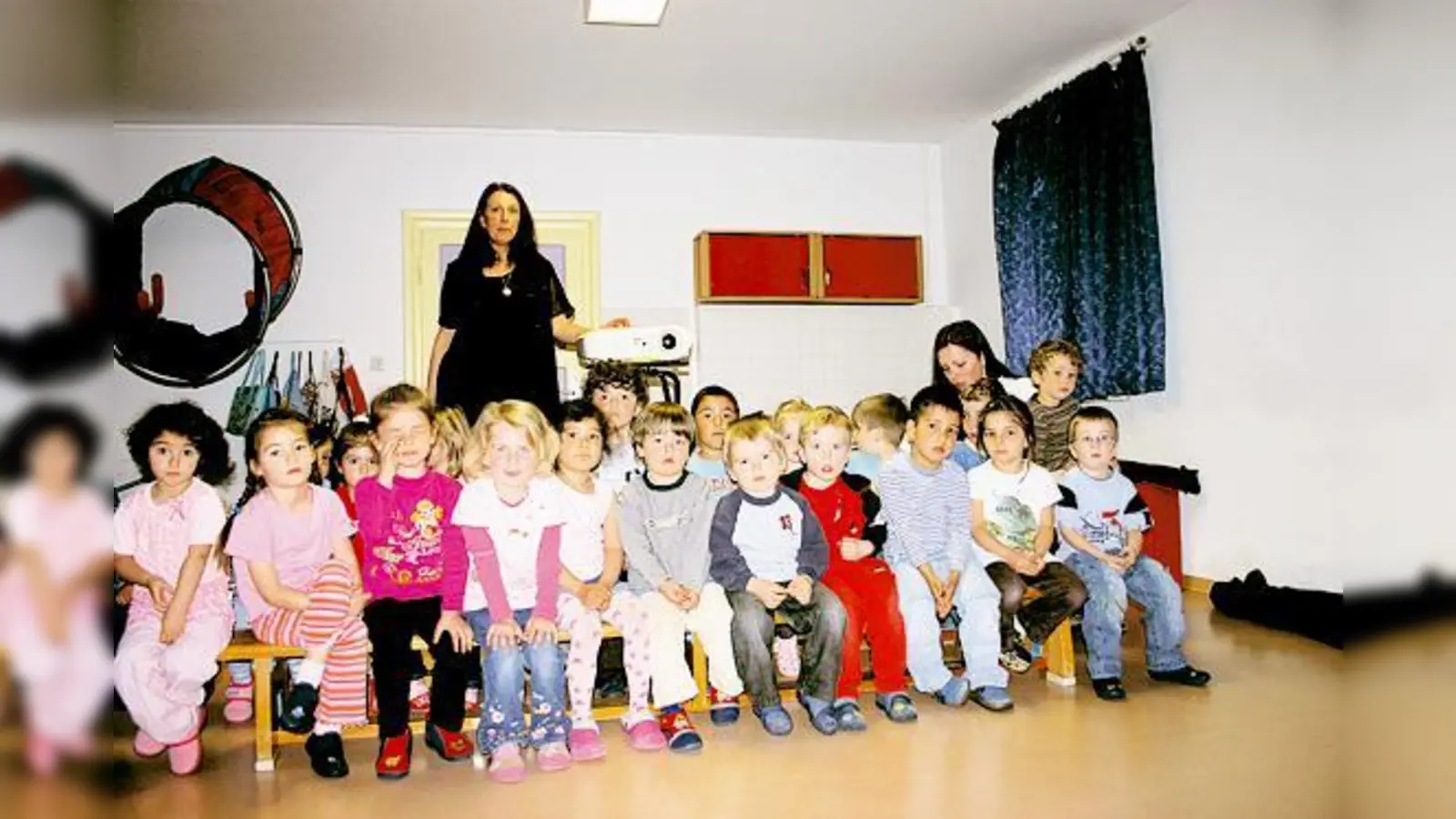 Große Kinderaugen bei der Lesung von Regine Meixner im Garchinger Spatzennest.	 (Foto: VA)