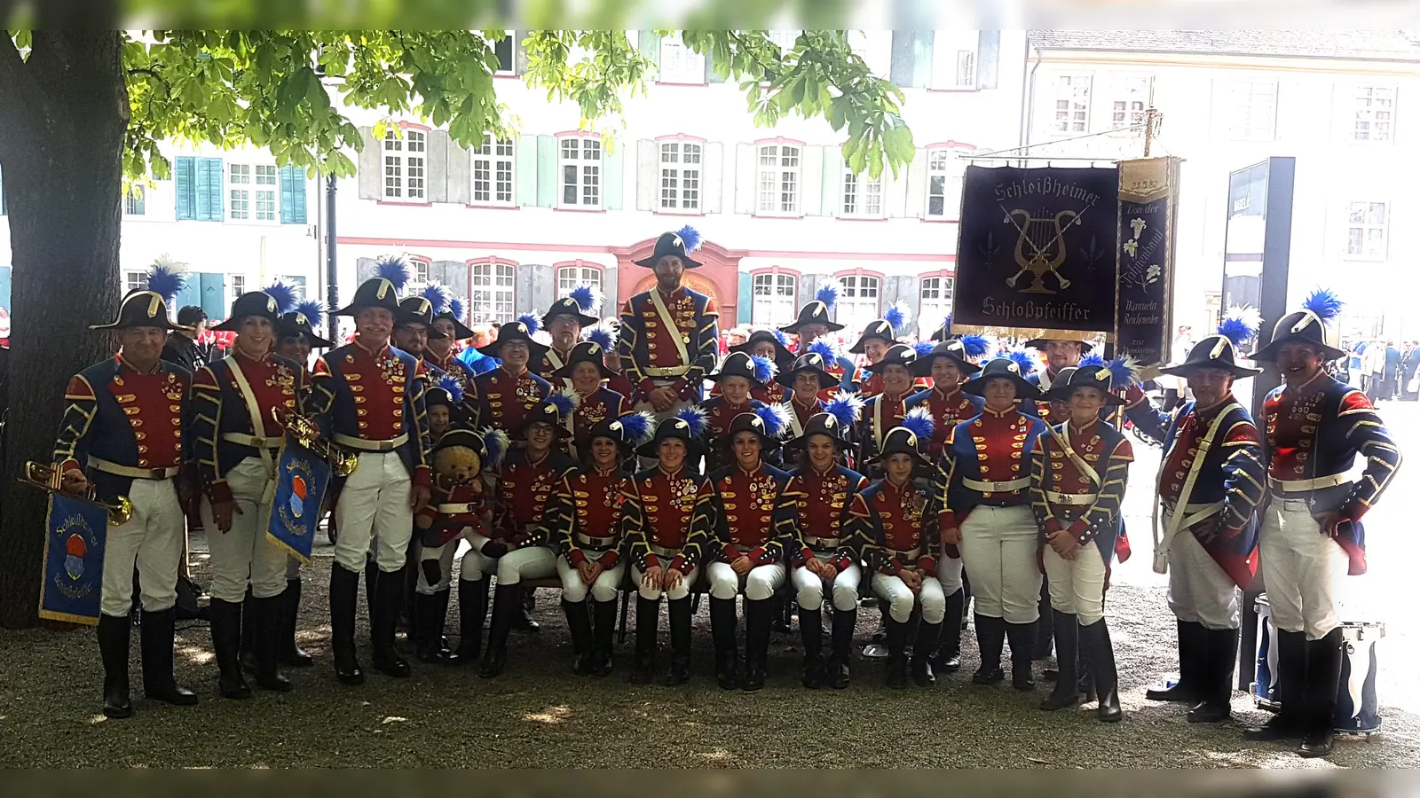 Aus dem Archiv: die Schleißheimer Schloßpfeiffer bei einem Besuch in Basel. (Archivbild: VA)