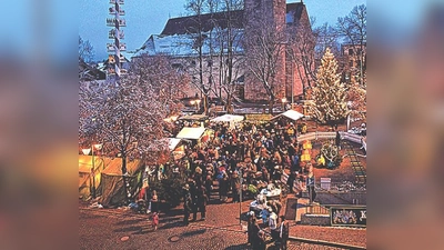 Egal ob wie hier in Holzkirchen beim »WinterZauber« oder in Taufkirchen beim Christkindlmarkt, der Advent präsentiert sich in den hier vorgestellten Veranstaltungen von seinen schönsten Seiten.	 (Fotos: VA)