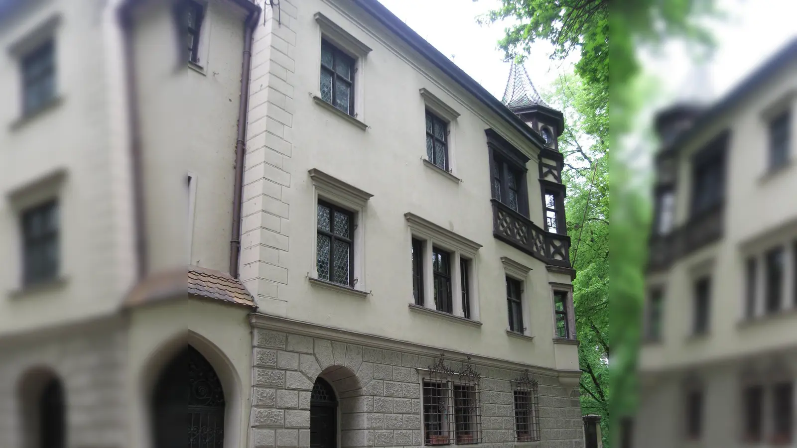 Das Wohnhaus der Malers Eduard Grützner liegt auf der Tour. (Foto: Rufus46, CC BY-SA 3.0)