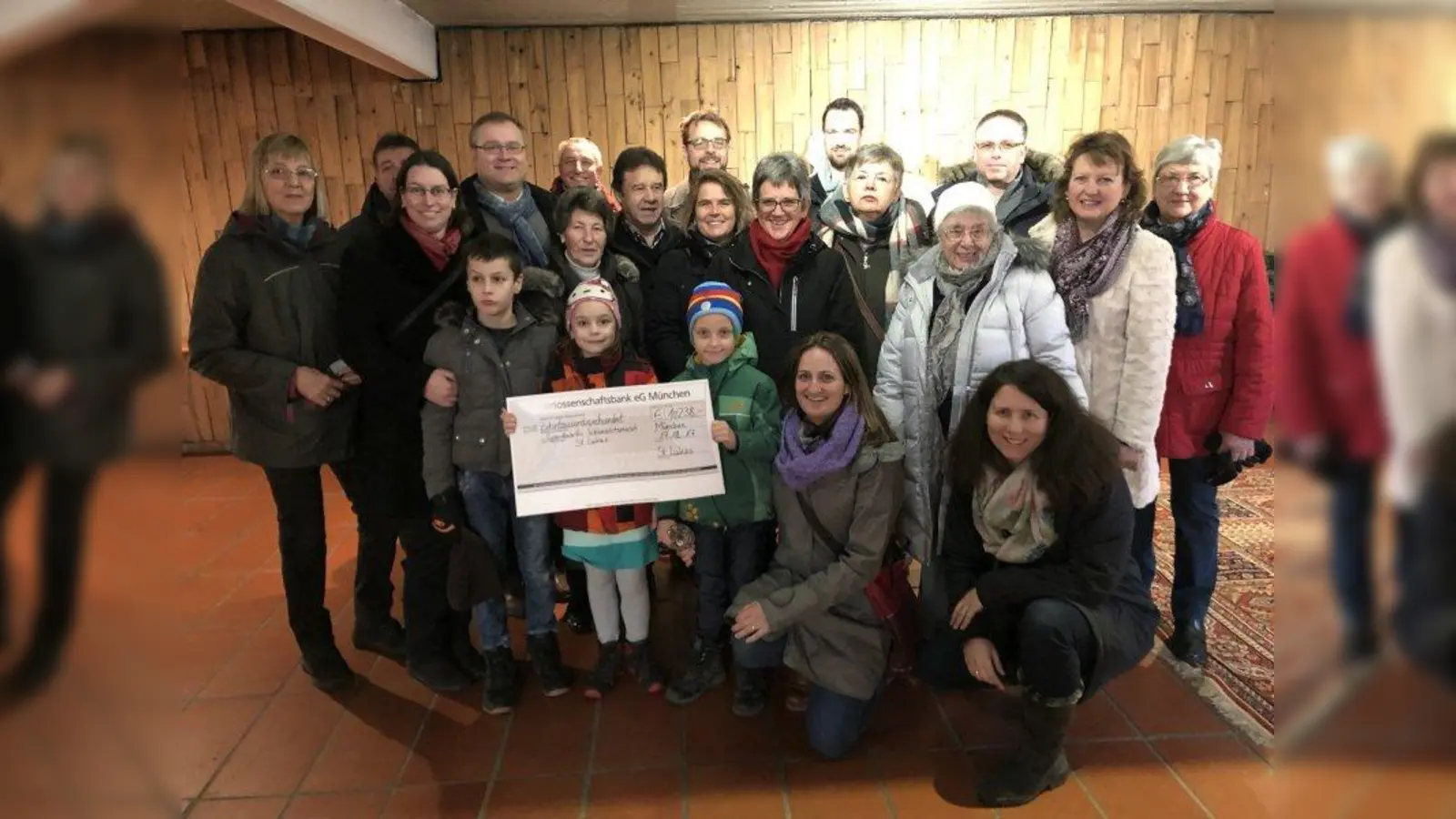 Eine große Summe für den guten Zweck kann das ehrenamtliche Weihnachtsmarktteam von St. Lukas verbuchen. (Foto: privat)