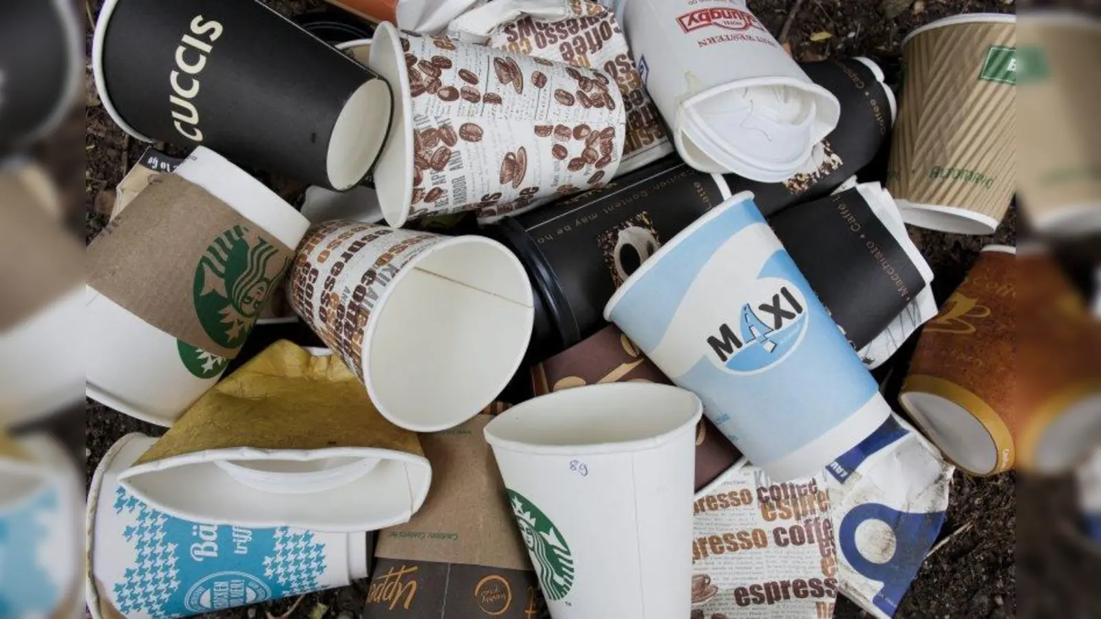 Schluss mit dem Müll - zumindest im Würmtal! Die fünf Würmtal-Gemeinden entwickelt gerade ihren eigenen Mehrwegbecher „Würmtal to go“, der auf eine Initiative der Bäckerei Sickinger zurückgeht. (Foto: Sascha Krautz / DUH)