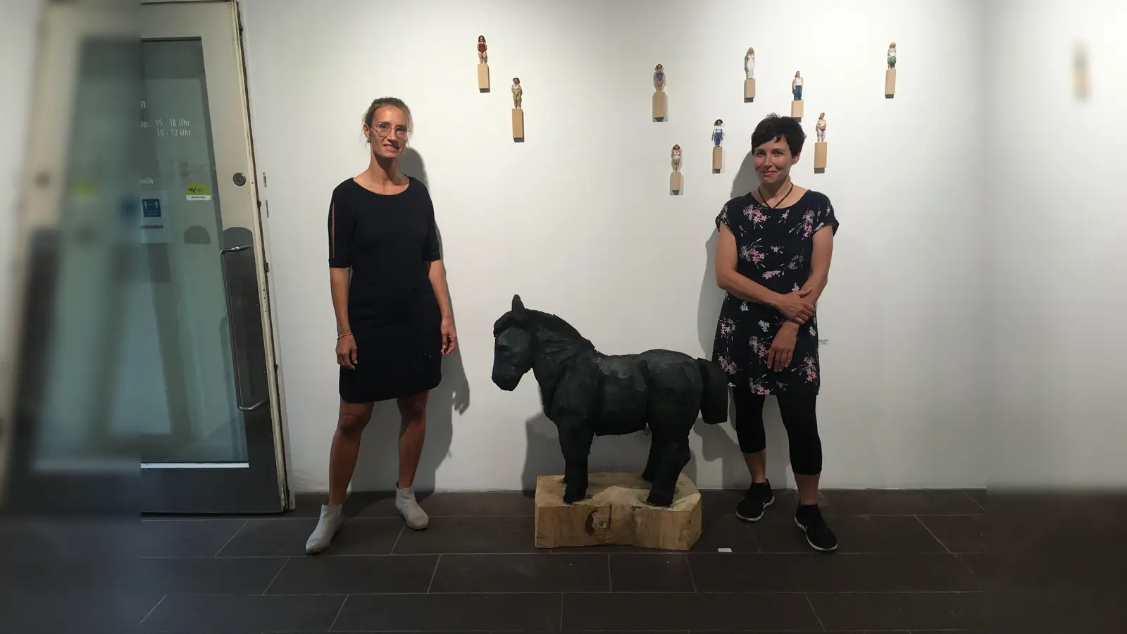 Im Treffpunkt Kunst geben sich Künstlerinnenwie Caro Kienle und Cornelia Brader monatlich wechselnd ein Stell-Dich-Ein. (Foto: Kunstverein Ottobrunn)