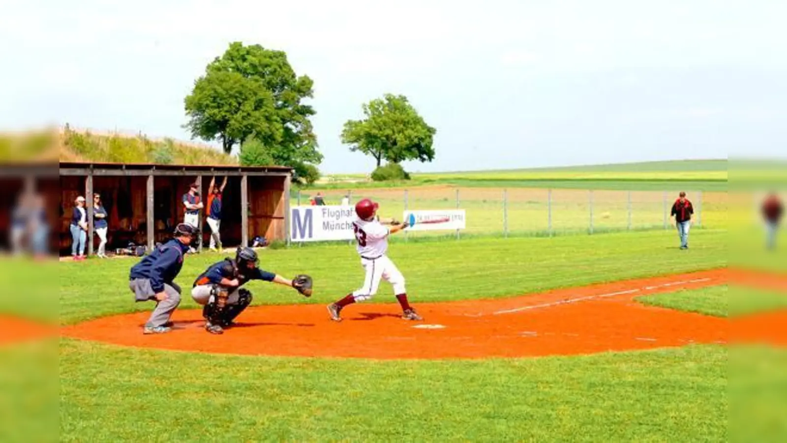 Was für ein Treffer! Nicht der einzige für die Erding Mallards an diesem Tag. Die Erdinger gewannen gegen die Dachau Tigers. 	 (Foto: Erding Mallards.)