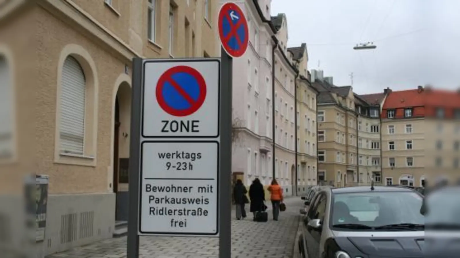 Sondergenehmigungen für Parkausweise werden vom KVR nur erteilt, wenn schwerwiegende Gründe geltend gemacht werden können. Das gilt auch für die neuen Parklizenzgebiete auf der  Schwanthalerhöhe. (Foto: tg)