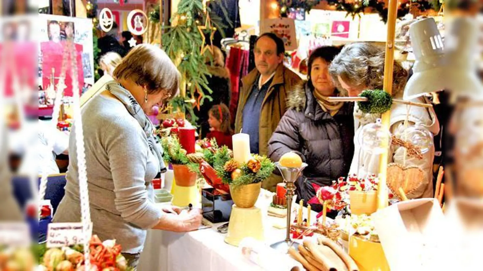 Tolle Angebote und Aktionen bietet der diesjährige Haarer Christkindlmarkt im Bürgerhaus und auf dem Kirchenplatz.	 (Foto: Privat)