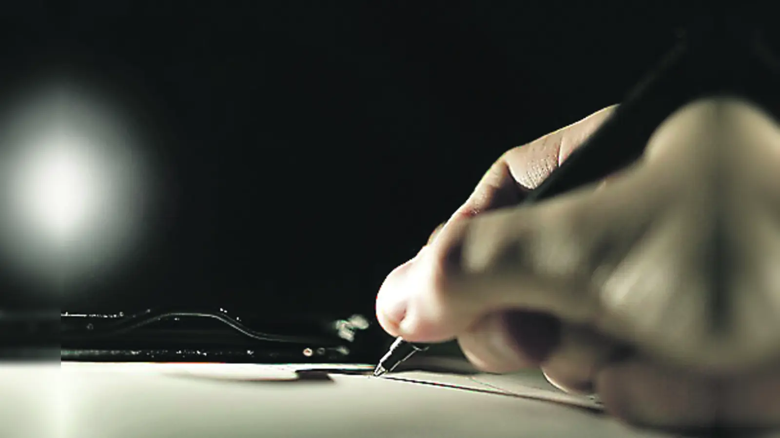 Eine Jury wählt die zehn besten Kurzgeschichten aus. (Foto: CC0)