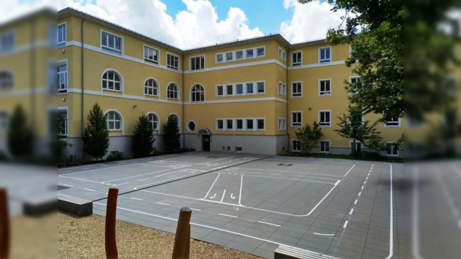 Seit kurzem befindet sich auf dem Schulgelände der Gautinger Grundschule in der Schulstraße ein Verkehrsübungsplatz, wo sich Viertklässler auf die Fahrradprüfung vorbereiten können. (Foto: Gemeinde Gauting)