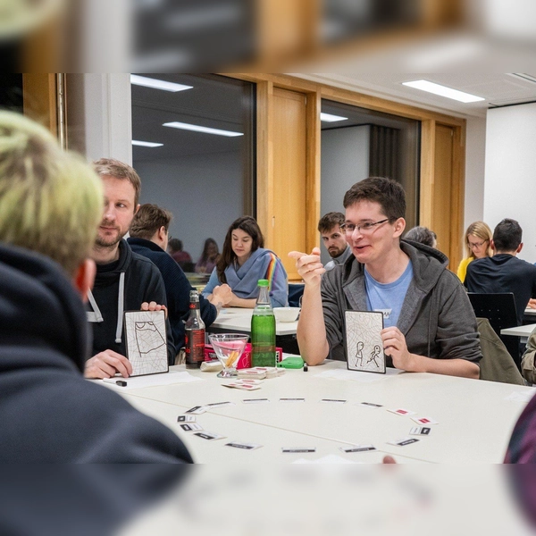 Beim Spieletreff können neue Spiele getestet und bekannte Klassiker gespielt werden. (Foto: Alex Scharf)