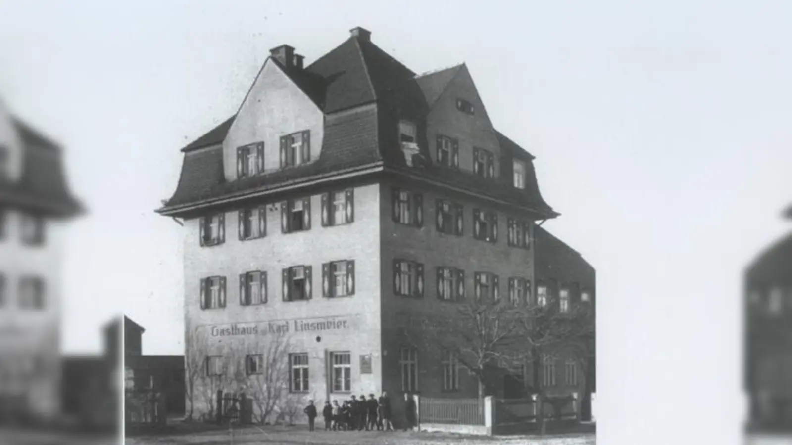 Veronika Linden, 2. Vorsitzende des Moosacher Geschichtsvereins, freut sich über die gute Resonanz des neuen Kalenders. Hier ist der November 2019 abgebildet.  (Foto: GSLM/Stadtarchiv München)