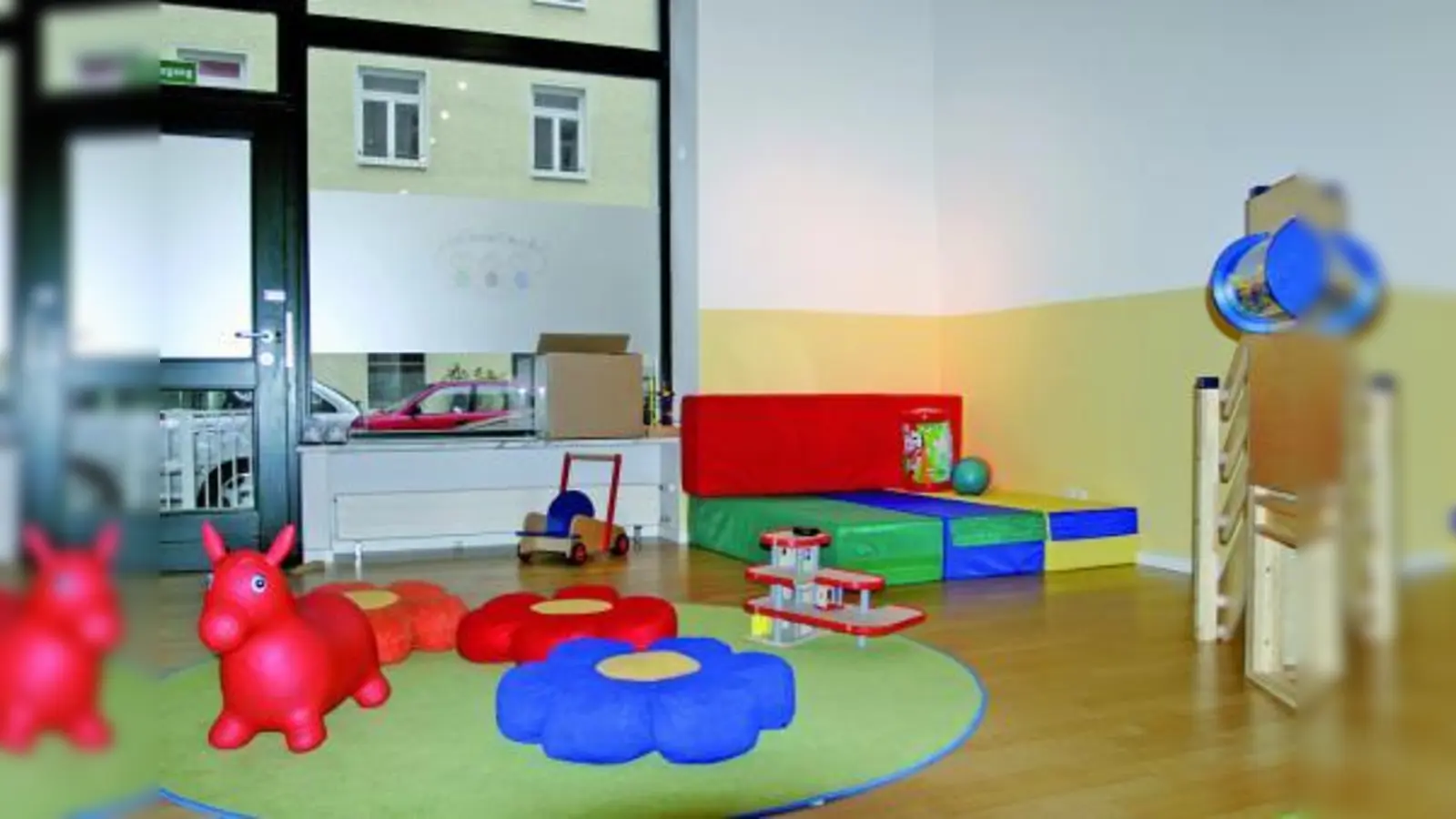 Die Elternitiative „SchwanthalerFlöhe“ im Westend bietet Platz für 15 Kleinkinder. (Foto: pi)