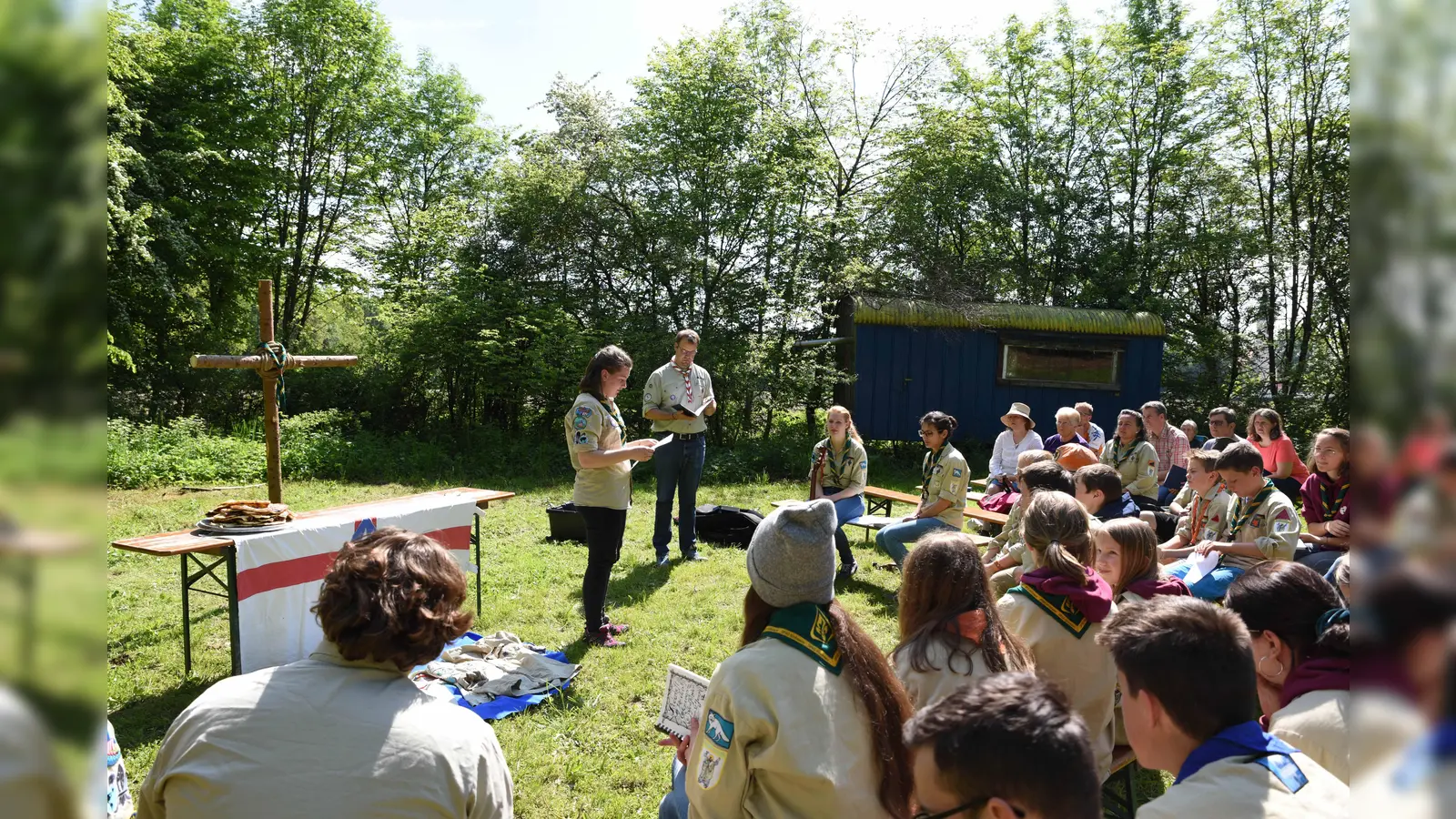 Die Pfadfinder aus Kirchseeon feierten Mitte Mai ihr 40-jähriges Jubiläum, unter anderem mit einem Feldgottesdienst. (Foto: VA)