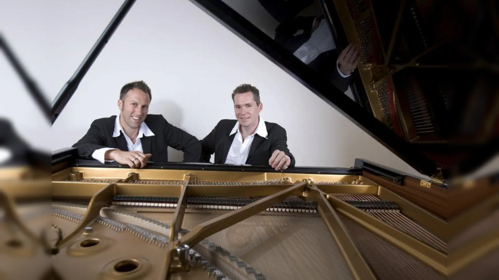 Holen als „Pianotainment” hochheilige Komponisten vom Sockel: Stefan Weh und Marcel Dorn. (Foto: pi)