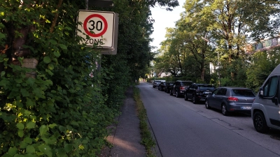 Anfang 2027 will die Stadt die Öffentlichkeit an den Planungen für die Marienburger Straße beteiligen. Bis 2030 soll das neue Viertel fertig sein - es entsteht östlich der Straße, in unserem Bild also links. (Archivbild: bas)