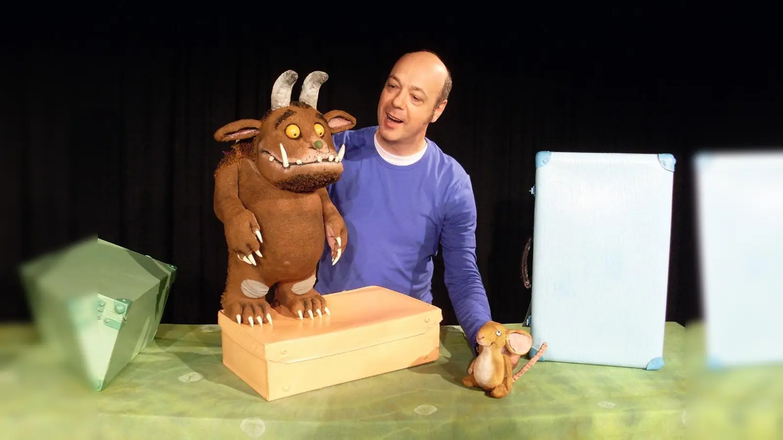 „Der Grüffelo”, ein Theaterstück mit Figuren und Musik, wird in der Gemeindebücherei gezeigt. (F.: Theater Lanzelot)