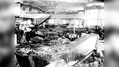 Das Schwimmbad von Ottobrunn brannte in den frühen Morgenstunden des 23. Novembers 1996 fast völlig aus. (Foto: Schunk Claus)