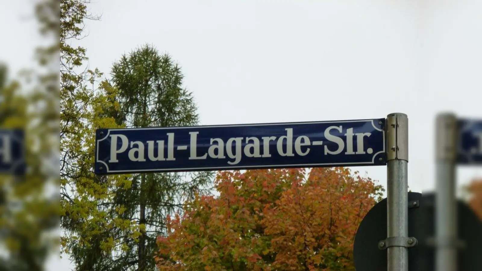 Statt in der Paul-Lagarde-Straße werden künftig rund 170 Laimer in der Ilse-Weber-Straße wohnen. Die Straße wird neu benannt. (Foto: kö)