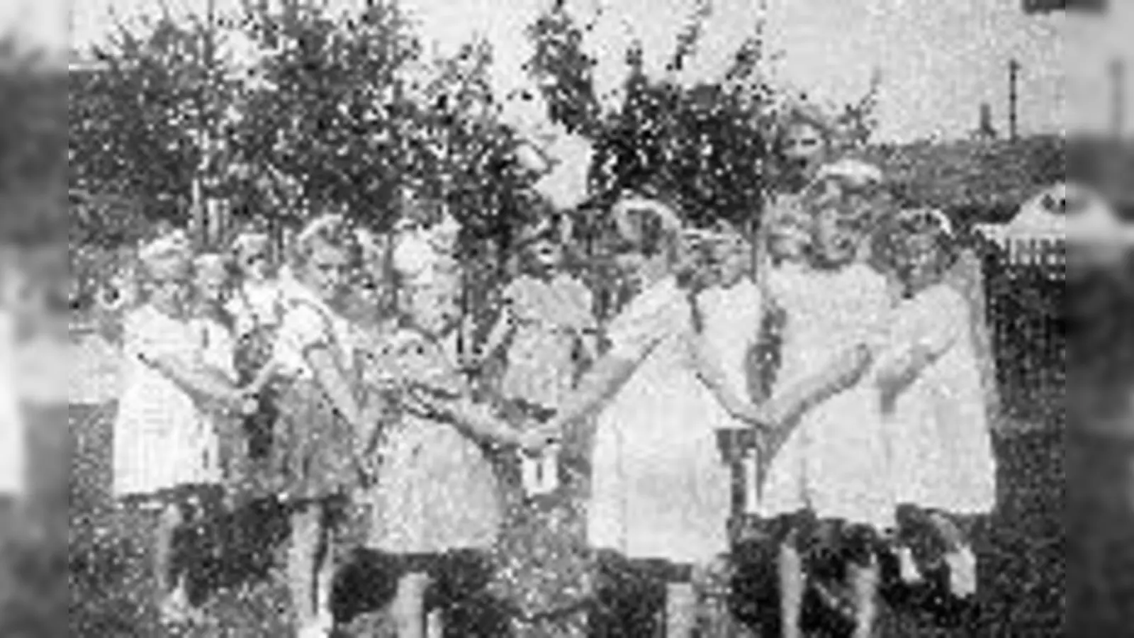 »Dörfer auf dem Ziegelland« zeigt Bilder längst vergangener Tage.               (Foto: Buchendorfer Verlag, Verein)