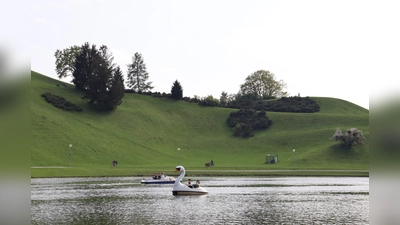 Wer sich traut, kann mit Bockerln die Hügel im Olympiapark hinunterfahren.  (Foto: mha)