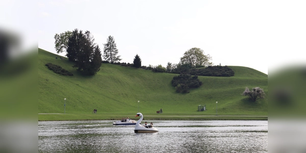Wer sich traut, kann mit Bockerln die Hügel im Olympiapark hinunterfahren.  (Foto: mha)
