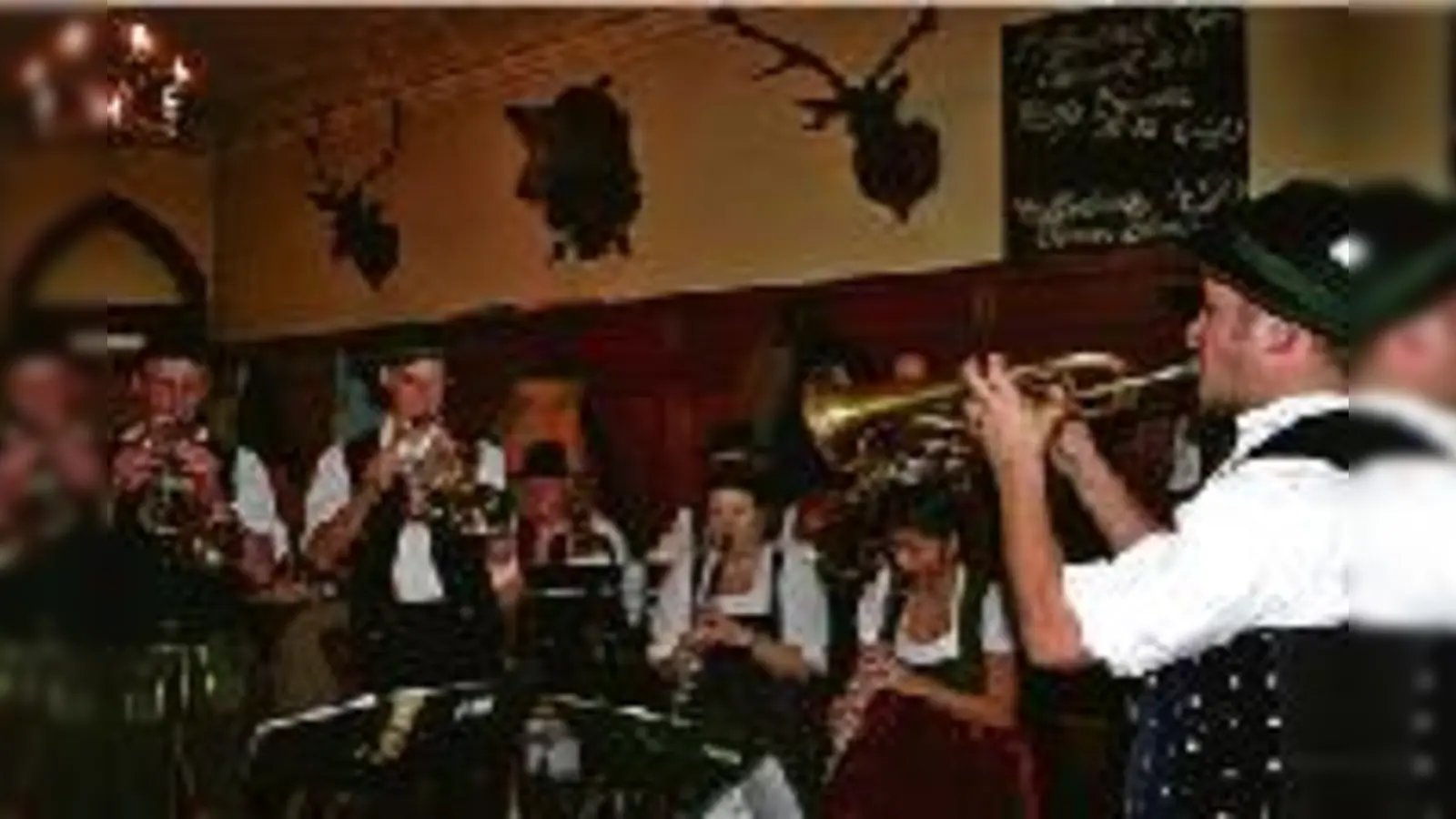 Beim Tanzfrühschoppen im Fraunhofer am 18. Januar  zu Gast: die Jungen Riederinger Musikanten, die auch beim »Brandner Kasper« im Münchner Volkstheater (aufspielen.Foto: ms)