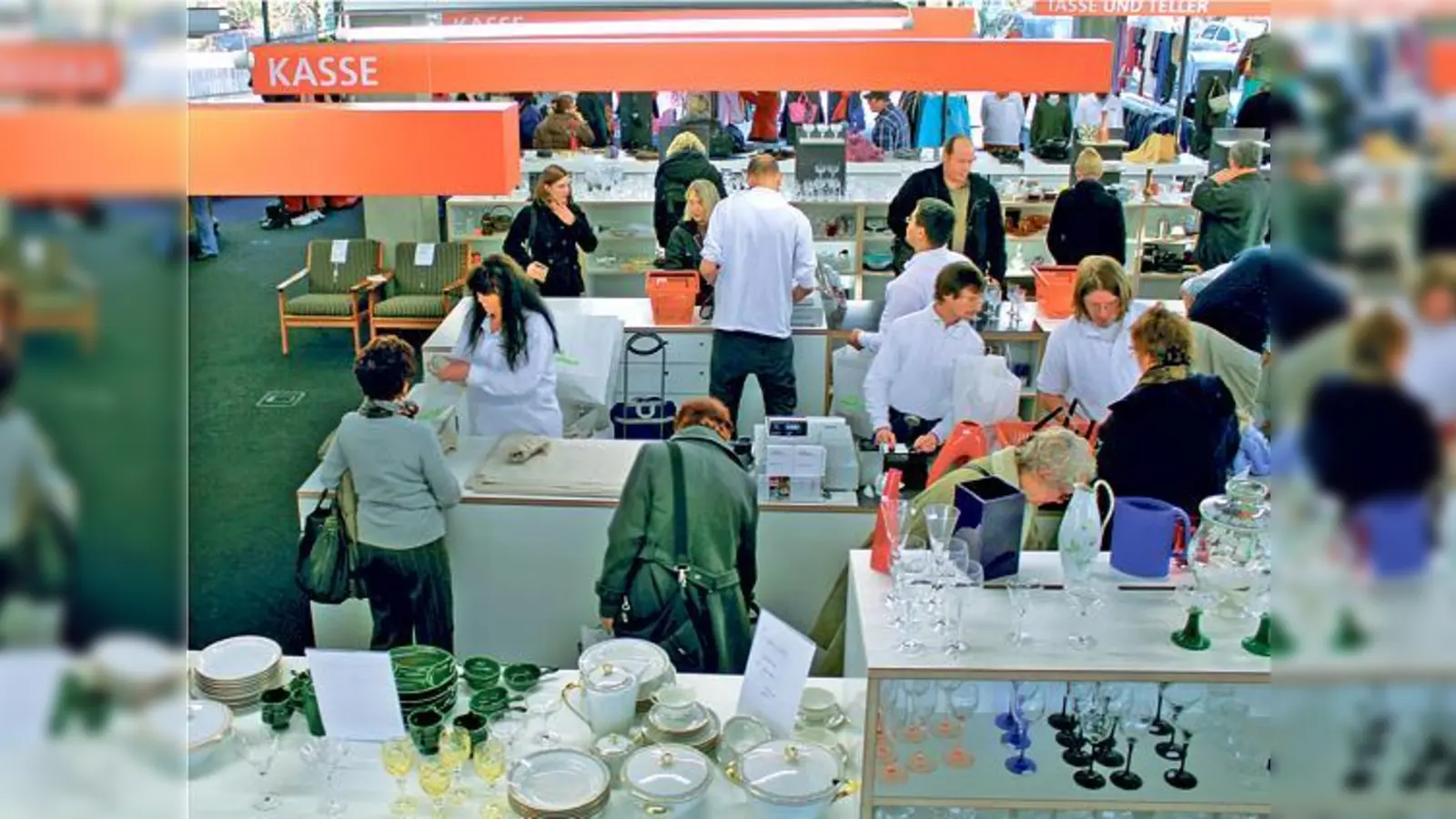 Das kaufhaus diakonia secondhand in der Dachauer Straße 192. 	 (Foto: Thomas Böck, dynatcom MEDIENDESIGN)