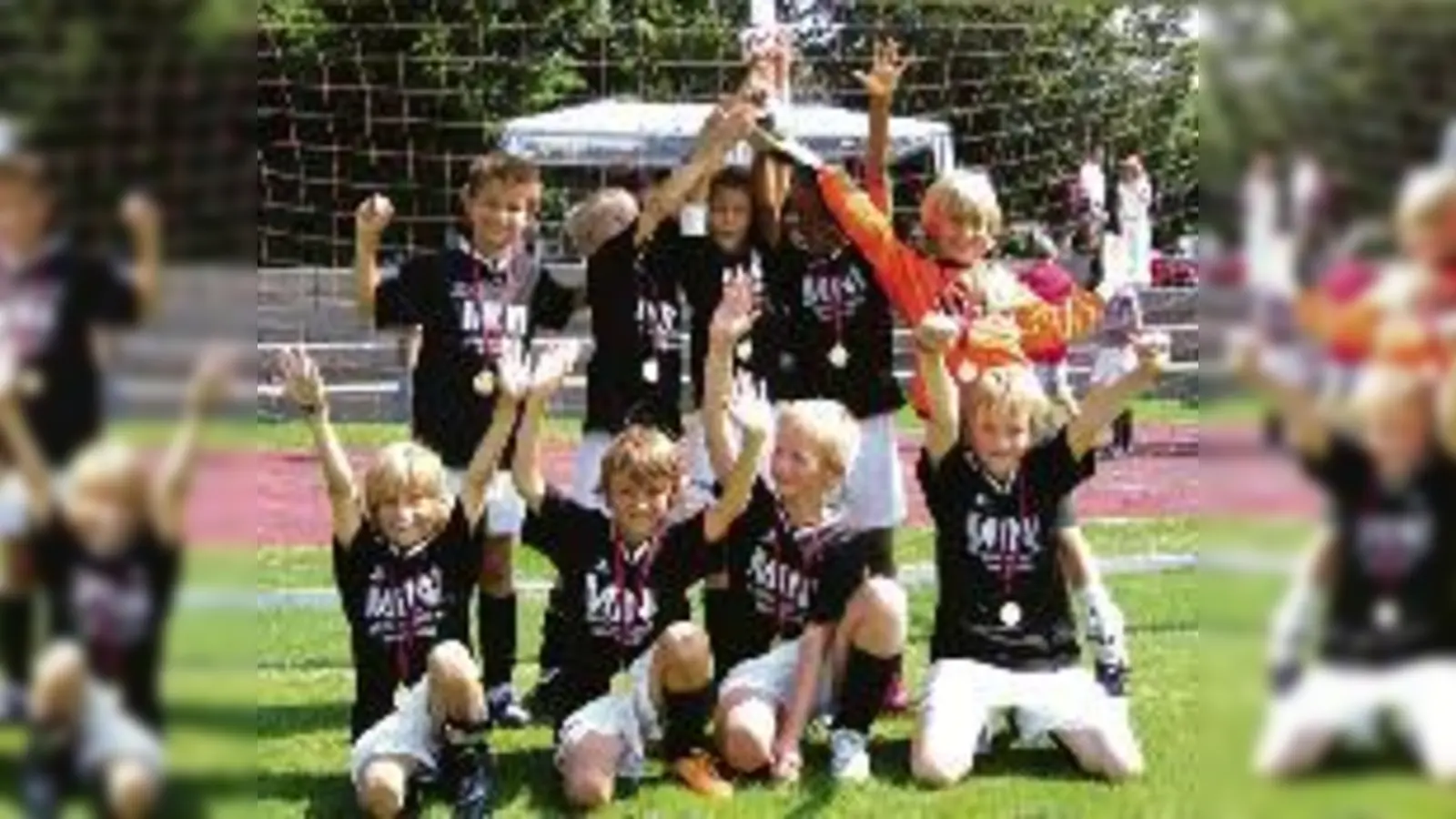 Strahlende Gesichter aus Gern beim Turniersieg in Otterfing.	 (Foto: Verein)