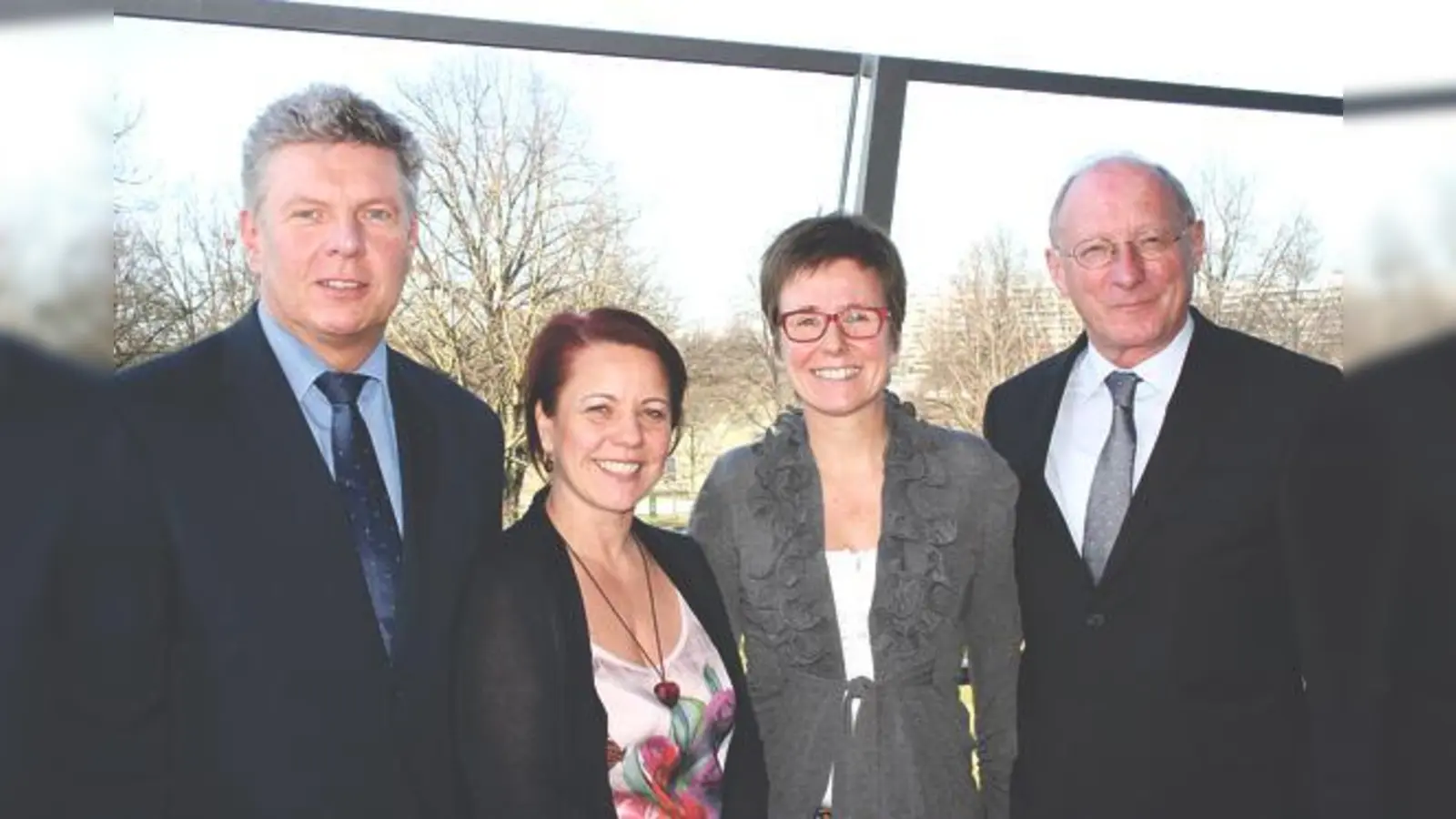 (v. l.): Wirtschaftsreferent der Landeshauptstadt und Oberbürgermeisterkandidat der SPD, Dieter Reiter, sowie die Landtagsabgeordneten, Diana Stachowitz, Isabell Zacharias und Franz Maget.  	 (Foto: ws)
