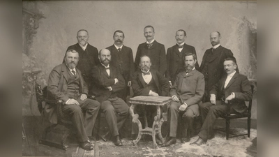 Das erste Foto des DuOeAV-Vereinsvorstandes, um 1900. (Foto: Archiv DAV )