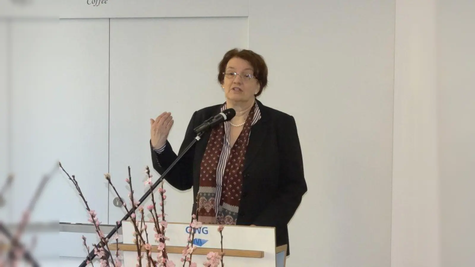 „Ein effektives und attraktives Angebot für ältere Menschen mit kürzesten Wegen und zahlreichen Synergieeffekten“, mit diesen Worten beschrieb Christine Strobl, Münchens dritte Bürgermeisterin, das neue Caritas-Haus. (Foto: tab)