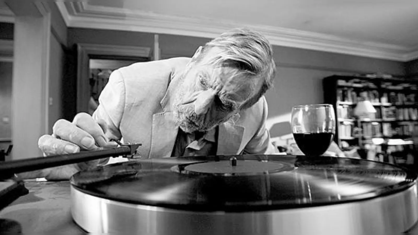 In der britischen Tragikomödie »The Party« gerät eine  anfänglich harmlose Feier aus den Fugen. 	 (Foto: VA)