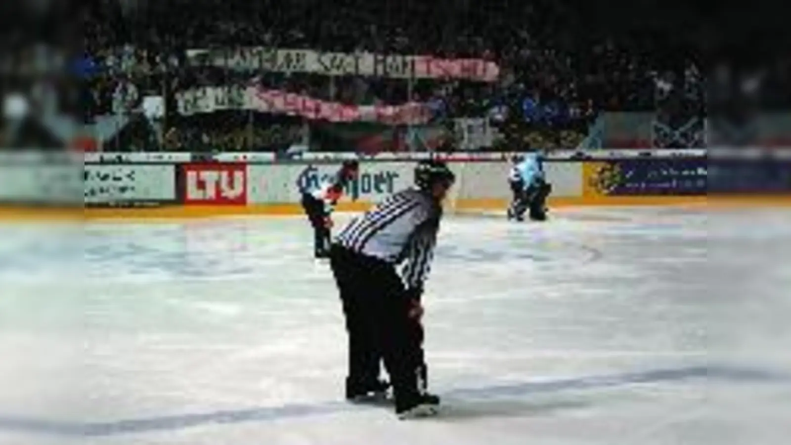 Zu Hause erfolgreich, in Regensburg  (Foto: Der EHC am vergangenen Wochenende.)
