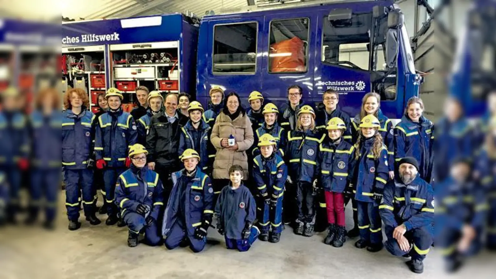 Claudia Tausend besucht die THW Jugend München-Ost und wünscht viel Erfolg für das Leistungsabzeichen in Bronze.	 (Foto: THW München-Ost)