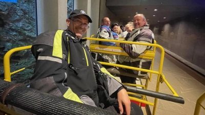 Die Mitglieder des BMW Clubs Seefeld starteten mit dem Zug zur Erkundung in die Tropfsteinhöhle von Postojna. (Foto: BMW Club)