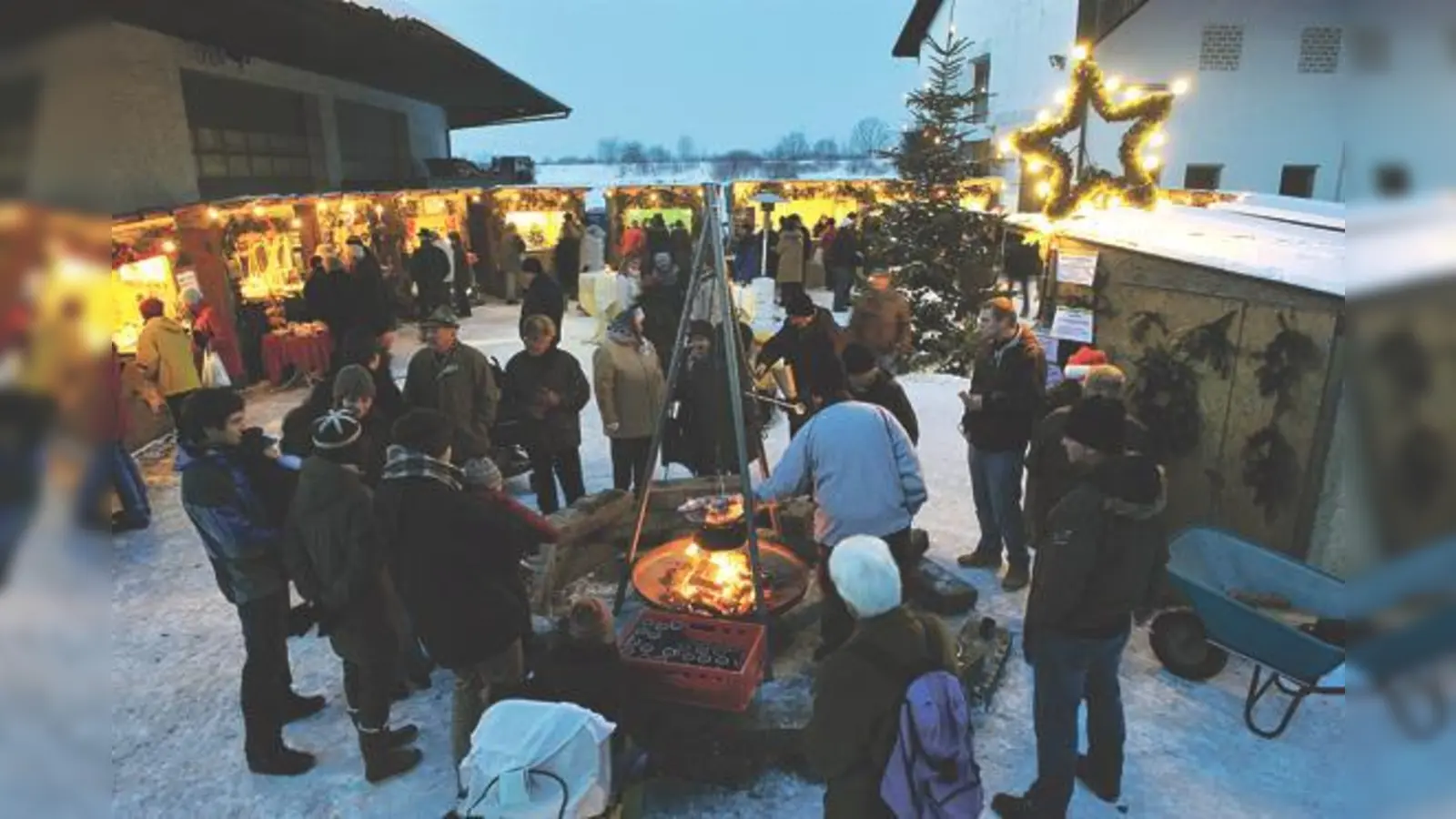 Auf dem Wiesheu-Hof kann man sich im Feuerschein auf Weihnachten einstimmen.	 (Foto: VA)