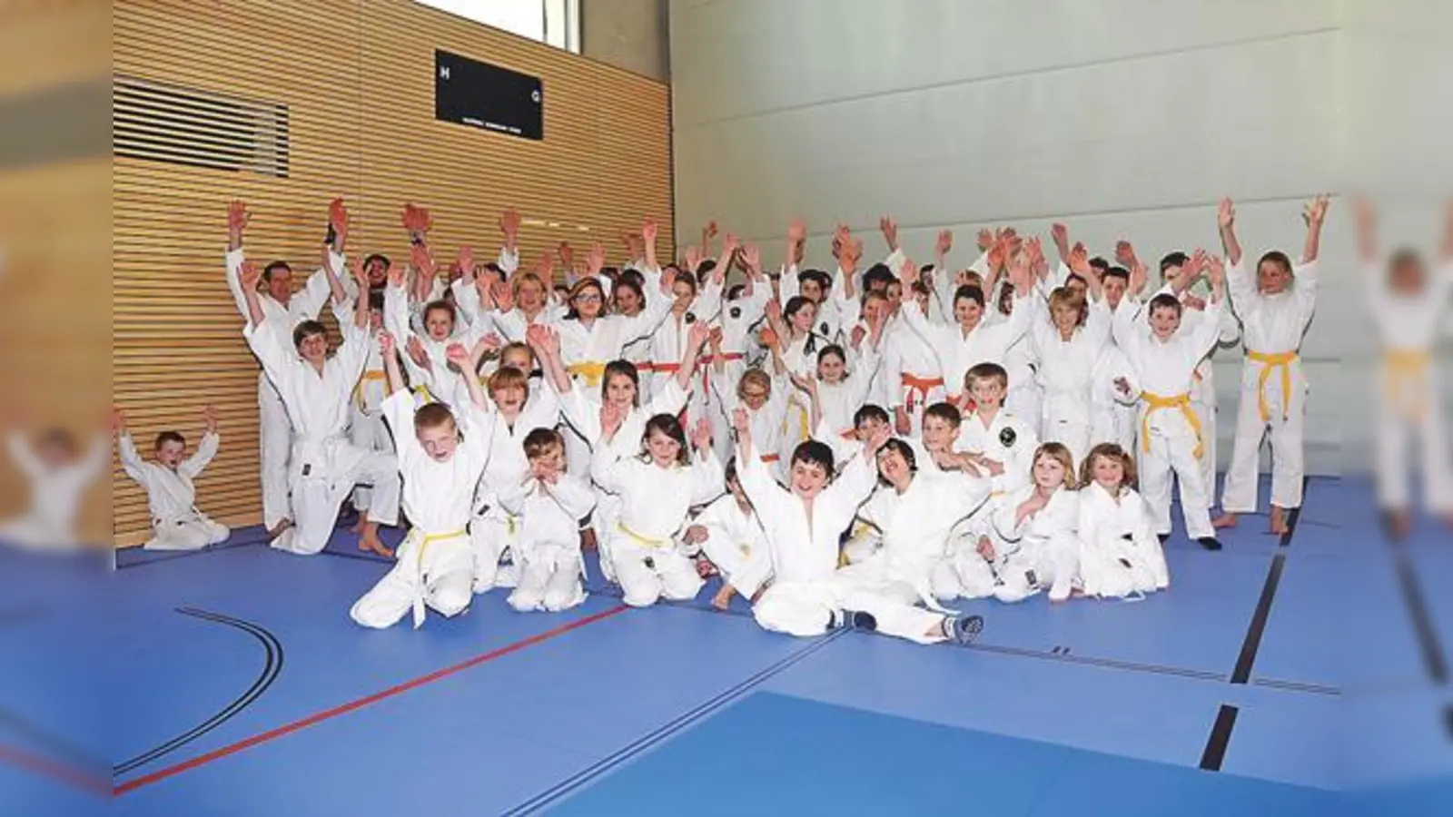 Rund 60 Kinder und Jugendliche nahmen an dem Lehrgang beim FC Fasanerie Nord teil.	 (Foto: VA)