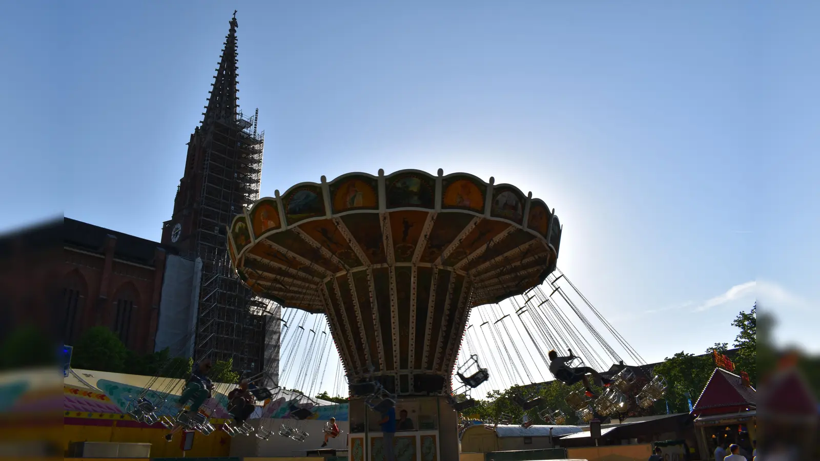 Die Dult auf dem Mariahilfplatz: Unter Hygieneauflagen auch heuer realisierbar. (Archivbild: Daniel Mielcarek)