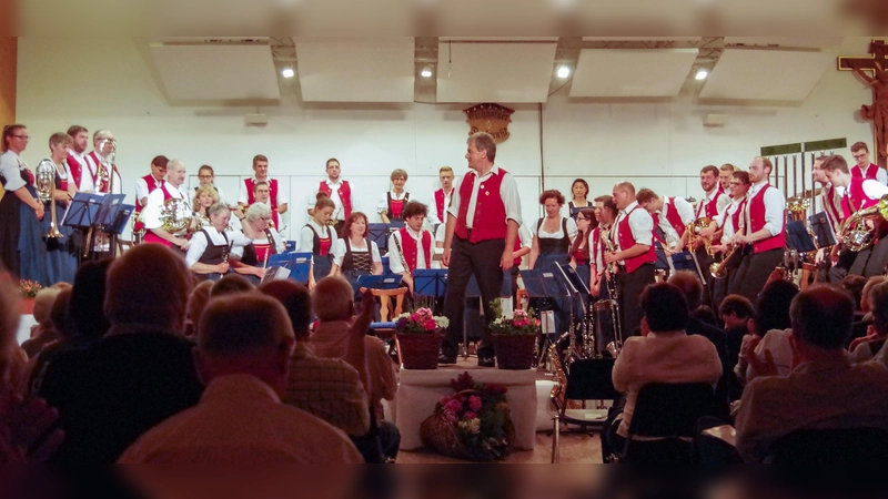 Auch dieses Jahr veranstaltet die Eichhofner Dorfmusik wieder ihr Frühjahrskonzert im Dorfgemeinschaftshaus Lorenzenberg. (Foto: VA)