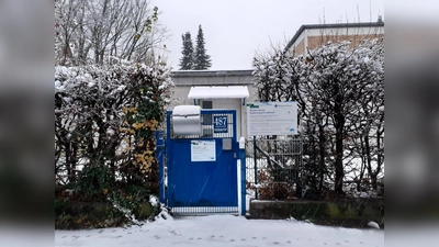 Das Blaue Kreuz bietet Hilfe beim Ausstieg aus der Alkoholsucht, aber auch bei anderen Süchten. Im Bild zu sehen ist die Zweigstelle in der Schleißheimer Straße 487. (Foto: mha)