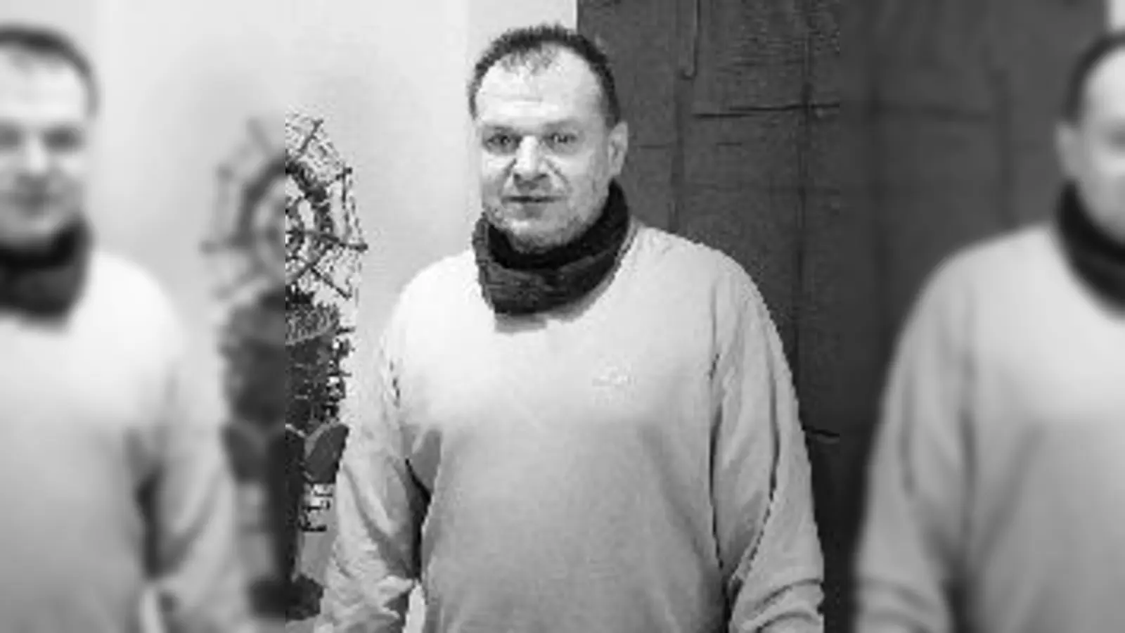 Gerd Winter vor seinen Kunstobjekten.	 (Foto: L.H.)