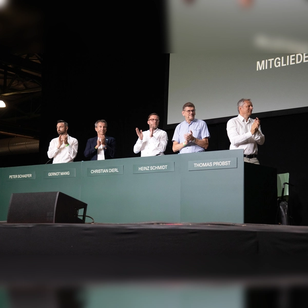 Angespannt und optimistisch: Präsidium des TSV 1860 München. (Foto: Anne Wild)
